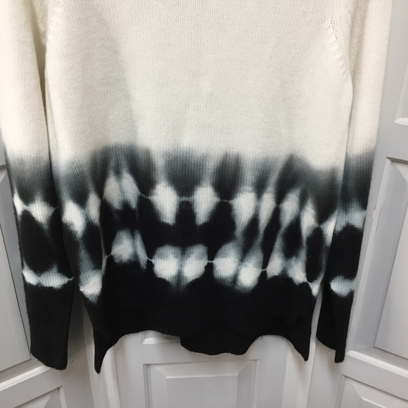 Simply Vera Tie Dye Pullover Long Sleeve Sweater - Picture 3 of 16